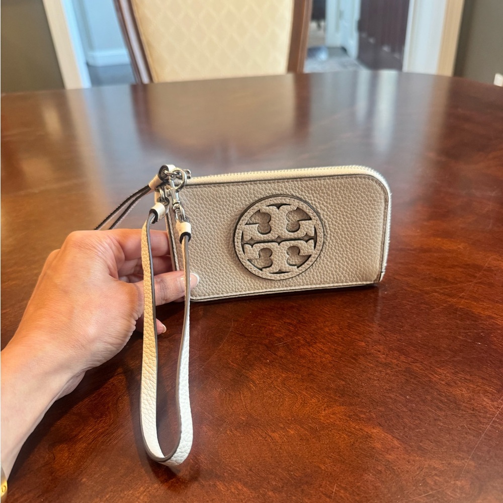 Tory Burch Cream Miller Wristlet Wallet
